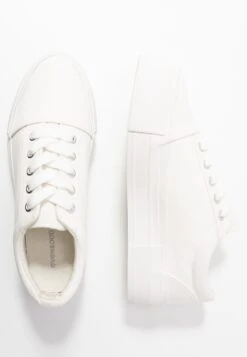 Even&Odd Trainers - White -Chic Mode Shop 0225974e6ed54ebcbb882f439ce1f541