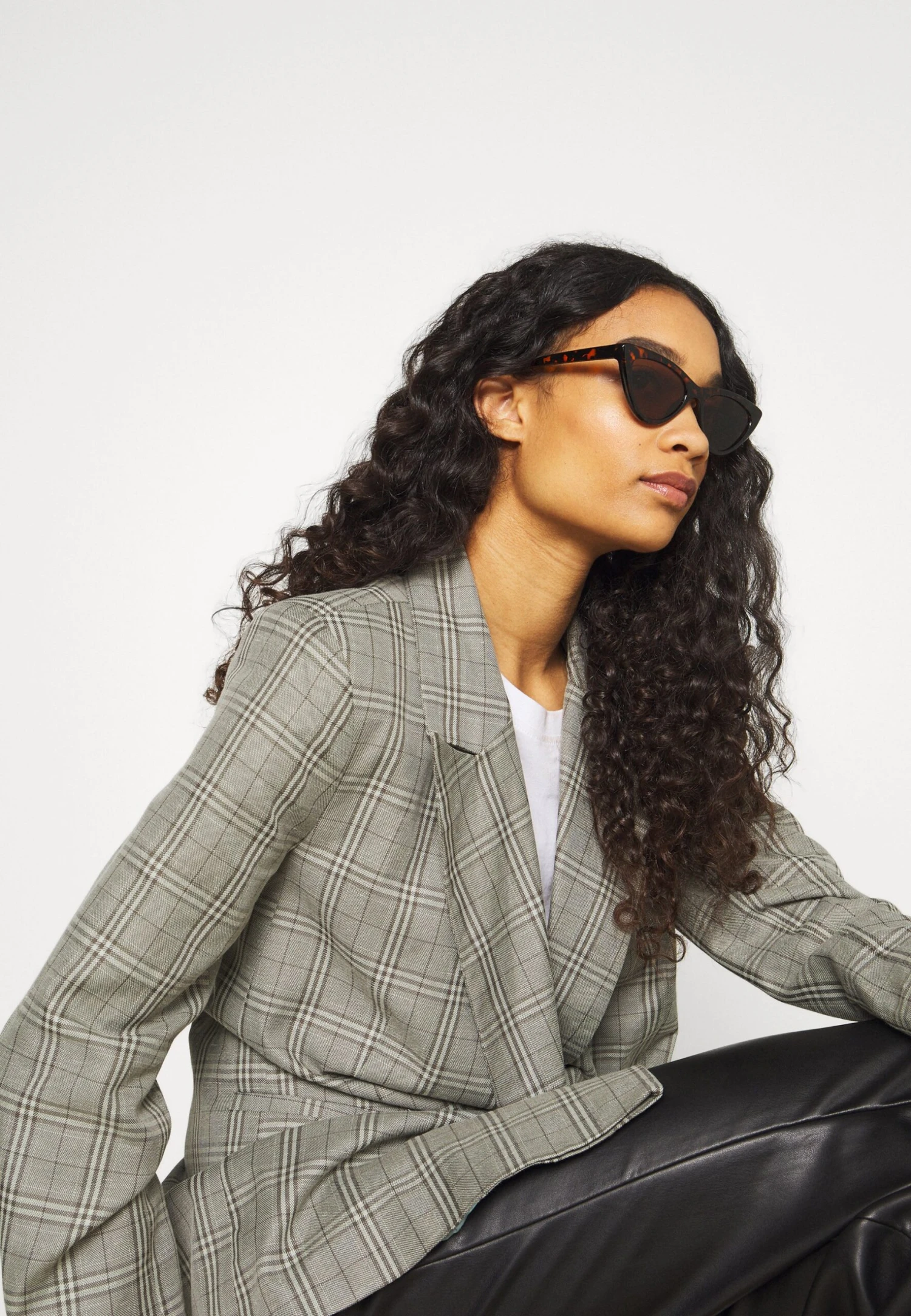 Even&Odd Sunglasses - Brown 2 Even&Odd Sunglasses - Brown - Image 2