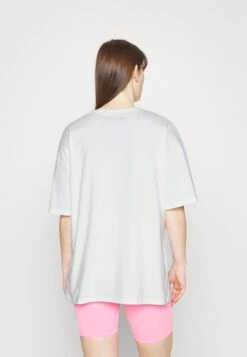 Oversized - Print T-Shirt - White 8 Oversized - Print T-Shirt - White -Chic Mode Shop 0afe073b2d084bd29e0f076ad780c701