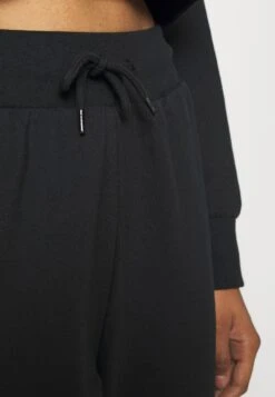 Even&Odd Tracksuit Bottoms - Tracksuit Bottoms -Chic Mode Shop 22543119e60d4236aa6431435ae81549