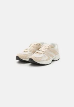 Even&Odd Trainers - Beige 8 Even&Odd Trainers - Beige -Chic Mode Shop 2414341cf8db4f998aa158c65d8db468