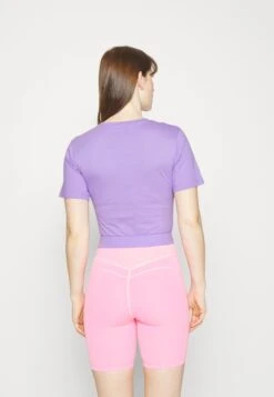 Basic T-Shirt - Lilac -Chic Mode Shop 3b9ad2f83c6e43babafcdebc4ebdd29f