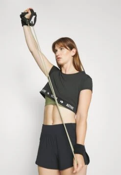 Print T-Shirt - Black -Chic Mode Shop 3fed2eb94e0c4fe2946f781f56eface2