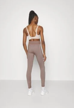 Seamless Power - Leggings - Taupe -Chic Mode Shop 43046ea31bf44afb927eaae6b56bceeb