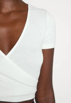 Even&Odd Print T-Shirt - Print T-Shirt -Chic Mode Shop 4ebe44ad1ccd410e844d496ea78d4343