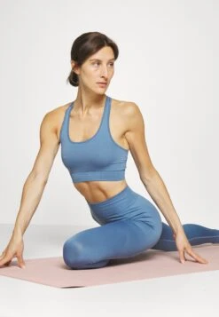 Light Support Sports Bra - Blue -Chic Mode Shop 5927e312421648e184a836f3b8da3f61