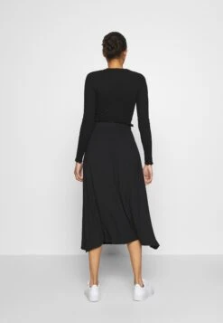 Even&Odd A-Line Skirt - Black -Chic Mode Shop 6a0388dda7c0479a9bea4048697ffcb2