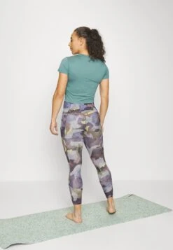 Basic T-Shirt - Blue-Grey -Chic Mode Shop 778b539c960c4f73b704a1f15d33071e