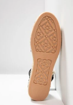 Even&Odd Espadrilles - Espadrilles -Chic Mode Shop 8c59fd063f904c58a47f479058b76284