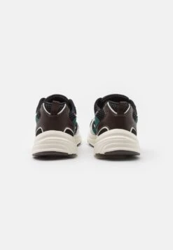 Even&Odd Trainers - Green -Chic Mode Shop 8cd3f655ebe44dfba4a99a676d84f41c