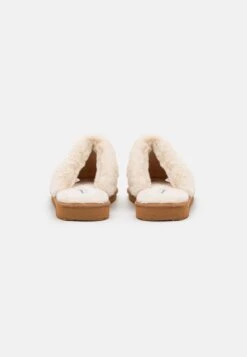 Even&Odd Slippers - Off-White -Chic Mode Shop 8f60ffd268b240f6897357b716574738