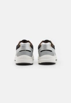 Even&Odd Trainers - Brown -Chic Mode Shop 906957801f194fdab48529a96999945d