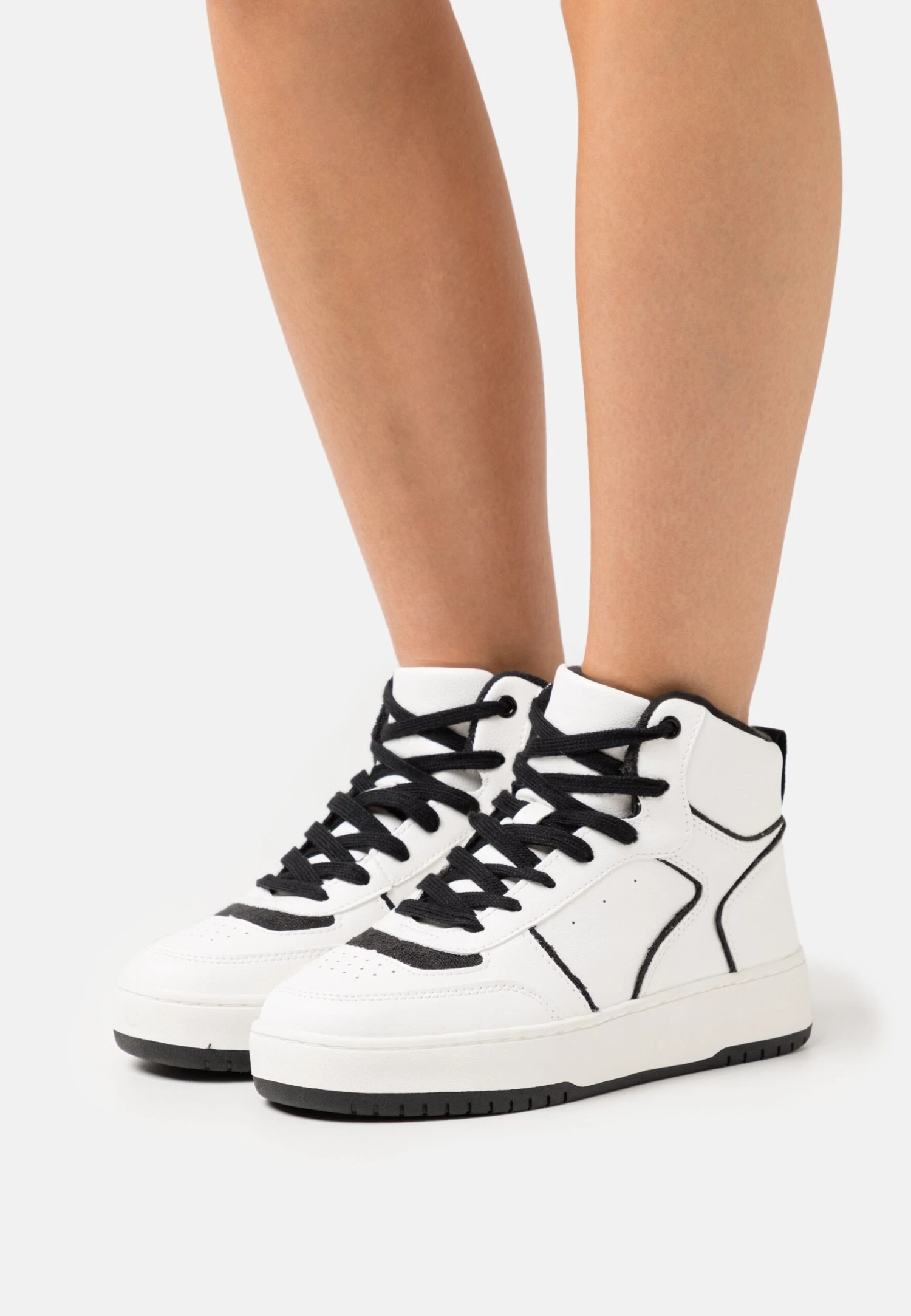 Even&Odd High-Top Trainers - White/Black 1 Even&Odd High-Top Trainers - White/Black
