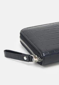 Even&Odd Wallet - Black 7 Even&Odd Wallet - Black -Chic Mode Shop 9496e76f80ba4d329abaf4f69a12415d