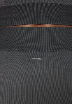 Seamless Power - Leggings - Black 11 Seamless Power - Leggings - Black -Chic Mode Shop a4cabaaae0e04e989cecdd0fa23b6909