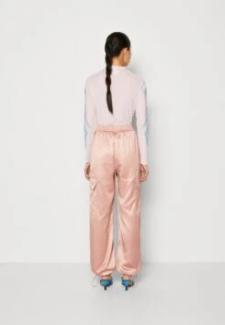 Even&Odd Cargo Trousers - Pink -Chic Mode Shop a9c42f56969e42a8839b0e3f039de924