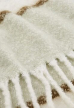 Even&Odd Scarf - Green/White -Chic Mode Shop ab379a2c492f49708944a46fd4aac521