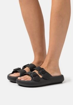 Even&Odd Pool Slides - Black