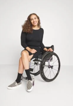 Even&Odd Mini Skirt - Black 14 Even&Odd Mini Skirt - Black -Chic Mode Shop c1de2cbb7e6b4c29af23ddb5616ae15d