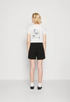 Even&Odd Denim Shorts - Black Denim -Chic Mode Shop c5673c5f1fae4473844e5e216ec4657e