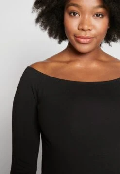 2 Pack - Basic T-Shirt - White/Black 9 2 Pack - Basic T-Shirt - White/Black -Chic Mode Shop c852f1d3fca04ec6942bd9fc0fa651cf