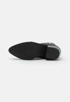 Even&Odd Cowboy/Biker Ankle Boot - Cowboy/Biker Ankle Boot -Chic Mode Shop ca326435576d4662b5bc749dbf0cefc9