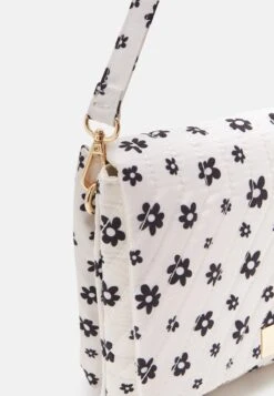 Even&Odd Handbag - Off-White -Chic Mode Shop e69f5b4534214d838c6ccc0ba93c532f