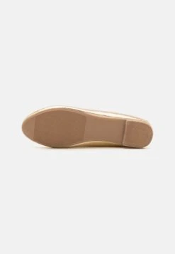 Ballet Pumps - Gold -Chic Mode Shop e7d7f83cf6fe4fbcbc574d9a9a8a146f
