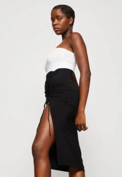 Even&Odd Pencil Skirt - Black -Chic Mode Shop f7f8278a1b7745e9a1bbf3cfa0f5185c