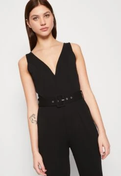 Even&Odd Going Out Low V Neck Flared Leg Belted - Jumpsuit - Black -Chic Mode Shop f8427b06240c49ccaa2166959d756338